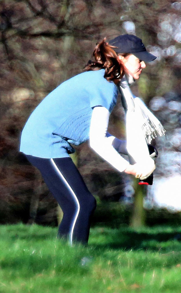 Princesa Kate Middleton é flagrada recolhendo as fezes do seu cachorro